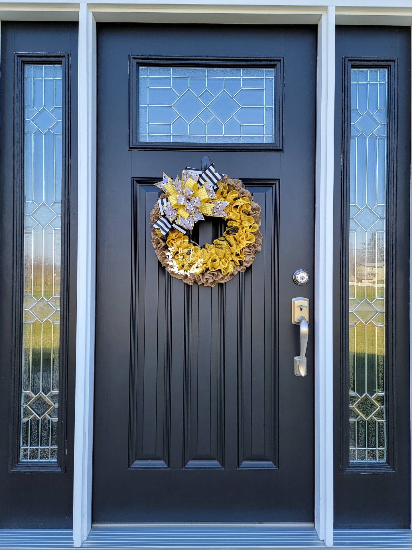 Bumblebee wreath for front door, Spring bee wreath, Summer bee wreath, yellow burlap wreath, Bee keeper gifts