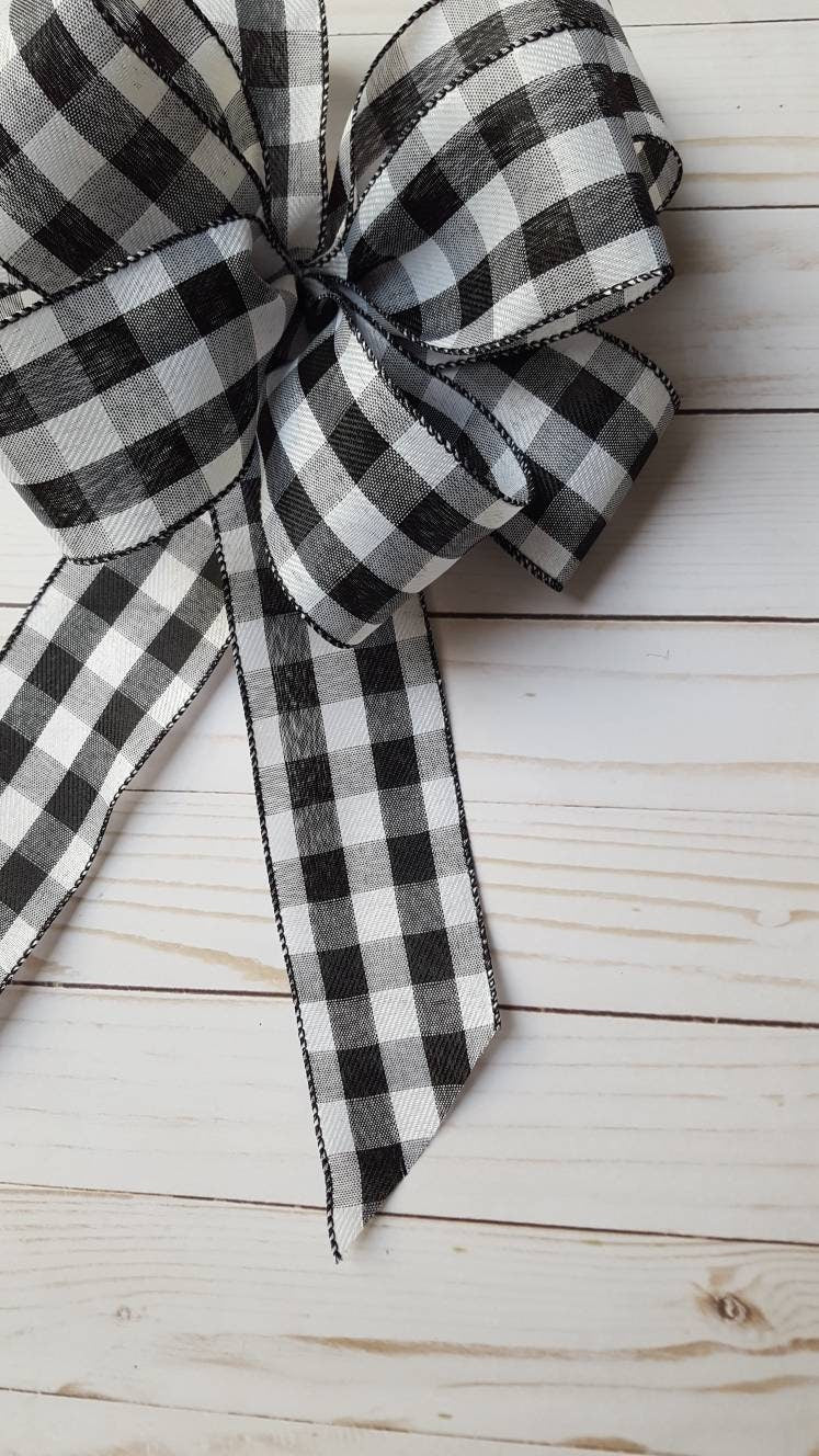 Wreath bow, buffalo check, plaid, white and black, rustic, farmhouse Christmas, banister, mailbox, fence post, mantle decor, lantern