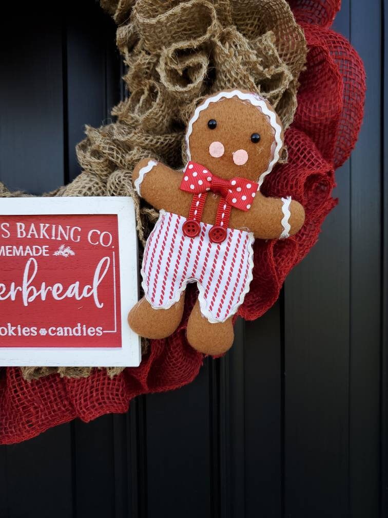 Festive Christmas gingerbread wreath for front door, gingerbread decor, Christmas burlap wreath, red Christmas wreath