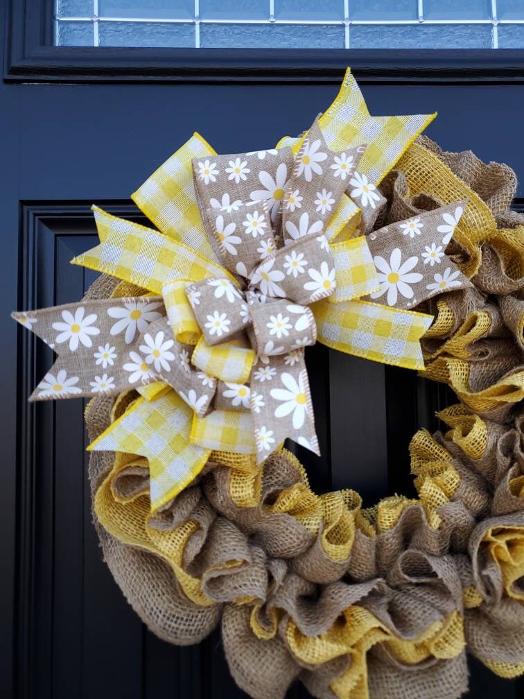 Yellow Spring daisy wreath for front door, Spring burlap wreath with daisies, double door wreath, yellow Spring wreath, daisy decor