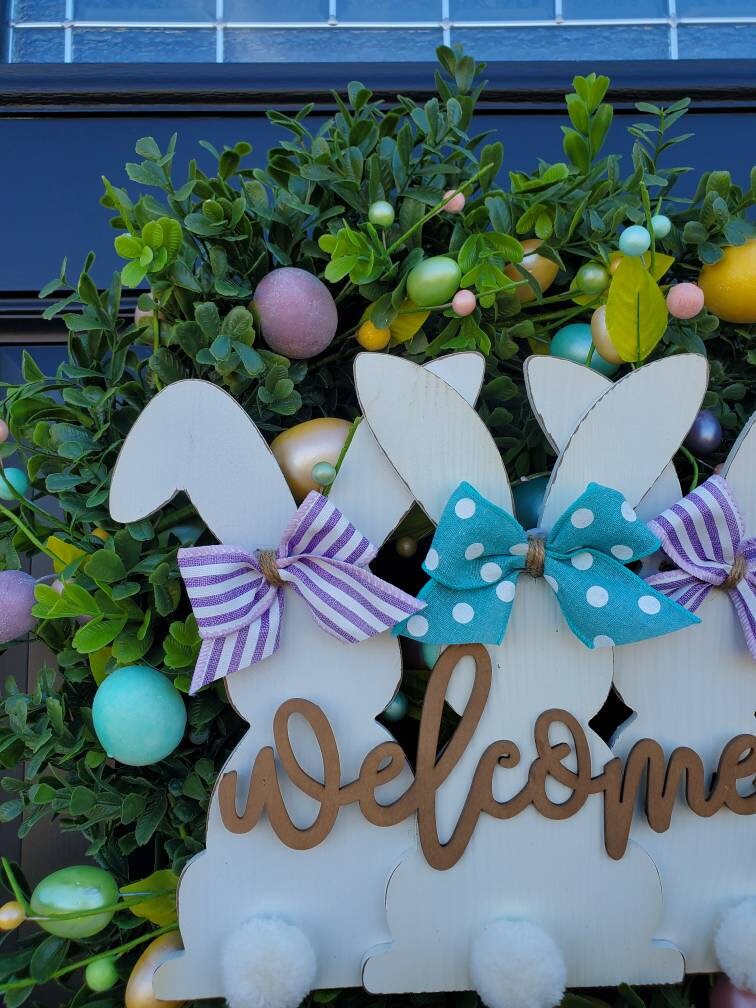 Easter Bunny berry Wreath, Spring boxwood Welcome Wreath for Front Door, Farmhouse Rabbit Porch Decor, faux boxwood wreath