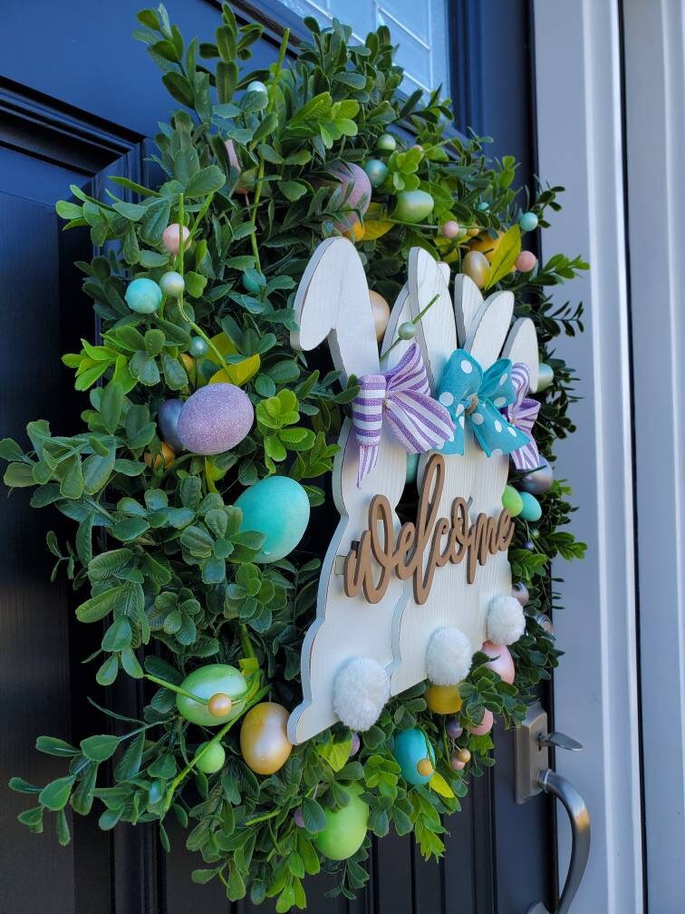 Easter Bunny berry Wreath, Spring boxwood Welcome Wreath for Front Door, Farmhouse Rabbit Porch Decor, faux boxwood wreath